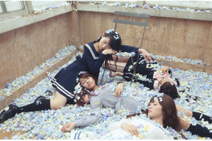 「乃木坂46」白石麻衣ら、制服ファッションを披露！ 画像