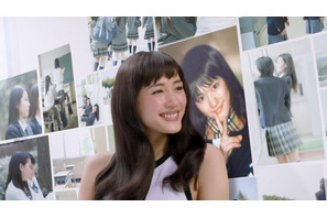 綾瀬はるか、16歳の自分と共演！「いつかはバサッと切ってみたい」 画像