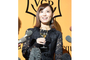 市川由衣、結婚後初の公の場に登場！「ビビッときました」 画像