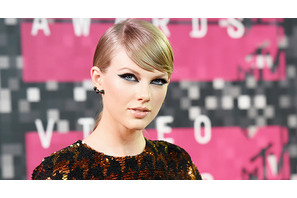 テイラー・スウィフト、1日当たりの収入は約1億2,000万！ 画像