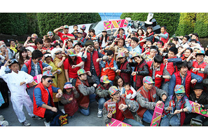 【USJ】デロリアン前に300人のゲストが集結！30年後の“未来”記念日をパークで祝福 画像