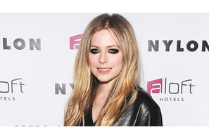 ライム病と闘うアヴリル・ラヴィーン、順調に回復中 画像