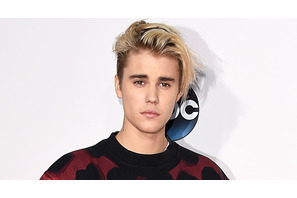 ジャスティン・ビーバー、全英チャートでトップの座を奪う！ 画像