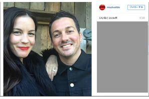 リヴ・タイラー、婚約指輪を公開！ 画像