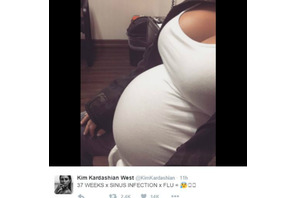 妊娠中のキム・カーダシアン・ウェスト、大きなお腹を披露 画像