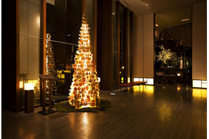 日本の伝統を紙に刻んだアートなクリスマスツリーが灯る！「アンダーズ 東京」 画像