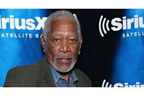 モーガン・フリーマンの乗った飛行機が緊急着陸 画像