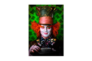 ジョニー・デップの強烈“帽子屋”初公開！　映画版「不思議の国のアリス」で鍵握る 画像