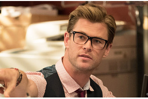 クリス・ヘムズワース、新作『ゴーストバスターズ』でマジメ風に変身！ 画像