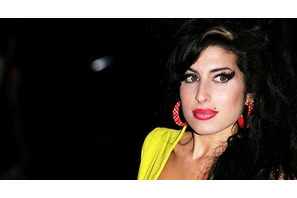 エイミー・ワインハウスの父、娘を描いた映画に「監督がみんなを騙してる」と激怒 画像