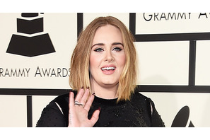 アデル、ツアー全衣装は「バーバリー」！ 画像