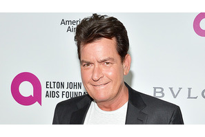 チャーリー・シーン、収入大幅減で養育費の削減を求む 画像