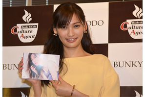 25歳の大政絢、結婚観を明かす「いまは探している、30歳を過ぎたらしたい」 画像