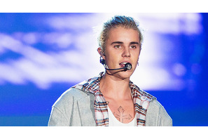 ジャスティン・ビーバー、ステージで泥酔!? 画像