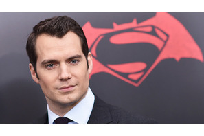 ヘンリー・カビル、“スーパーマン”の衣装にトイレ用ファスナーを要請 画像