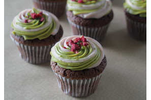 【3時のおやつ】季節感あふれる春の新フレーバーが登場！「ローラズ・カップケーキ東京」 画像