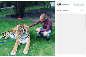 J・ビーバーも参加、父の婚約パーティーで“女体盛り”と“虎”が登場!? 画像