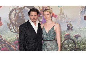 ジョニー・デップ＆ミア・ワシコウスカ、『アリス・イン・ワンダーランド』豪華プレミアに登場！ 画像