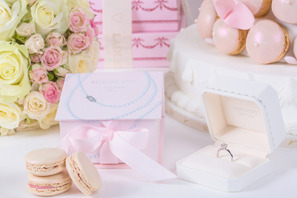 【3時のおやつ】パールカラーが輝く宝石のようなマカロン登場！　「ラデュレ×ミキモト」 画像