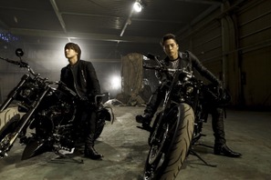 TAKAHIRO＆登坂広臣、2人で魅せるアクション＆ロックサウンドは必見！20週連続企画第11弾『HiGH＆LOW』 画像