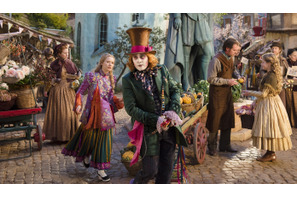 マッドハッター＆アリスの豪華衣装が日本上陸！『アリス・イン・ワンダーランド』 画像