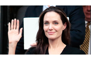 アンジェリーナ・ジョリー、アメリカ国務省で難民問題について記者会見 画像