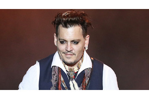 傷心のジョニー・デップ、滞在先のバハマに家族が駆けつける 画像