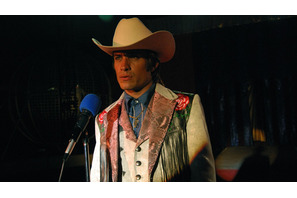 ガエル、歌手として大ブレイク!?　カウボーイルックで歌ってはじける！　 画像