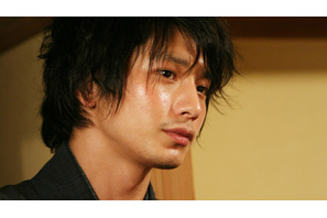 【文豪を演る】インタビューvol.1 向井理 as 太宰治 「素の自分？秘密です（笑）」 画像