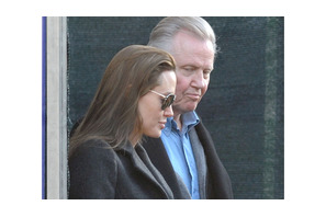 アンジー、長年疎遠だったオスカー俳優の父親とついに和解？ 画像