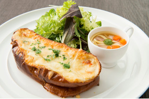 「サラベス」から“甘くない”お食事系「セイボリーフレンチトースト」が初登場！ 画像