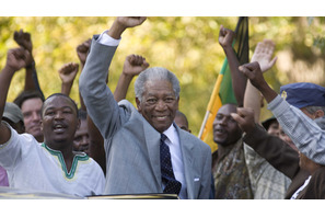 モーガン・フリーマンの南アフリカ訪問の特別映像が到着！　各地で熱狂的歓迎 画像