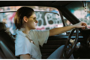 クリステン・スチュワート、「ザ・ローリング・ストーンズ」MVに出演 画像