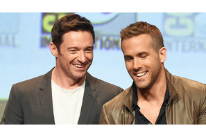 ヒュー・ジャックマン、ライアン・レイノルズのハリウッドの星に立ちションを呼びかけ!? 画像