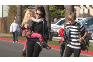 復縁は絶望的？　サンドラ・ブロックの不倫夫がリハビリ施設に入所 画像