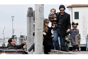 家族サービスに慈善活動…、大忙しだったブランジェリーナのイースター休暇 画像