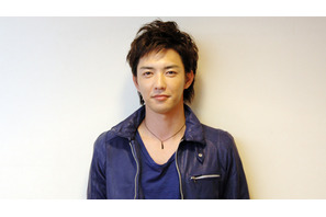 『苦い蜜』金子昇インタビュー　運命の探偵役？　ビートルズとの意外な接点を明かす 画像