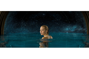 ジェニファー・ローレンス、“無重力プール”は「一番苦労した撮影」 画像