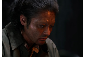 原作そっくりじゃないのにアンジェロそのもの！ 山田孝之の取調室の戦慄シーン解禁 画像