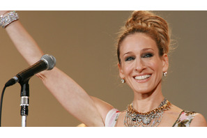 サラ・ジェシカ、亡き友人デザイナーの衣裳まといCFDA特別賞プレゼンター務める 画像