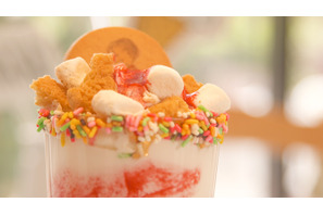 スヌーピーと仲間たちが限定メニューに 「スヌーピーミュージアム」開館1周年記念プレート＆スイーツ 画像