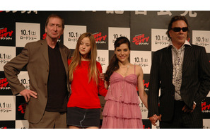 『シン・シティ』ミッキー・ローク、ブリタニー・マーフィ、デヴォン青木、フランク・ミラー来日記者会見 画像