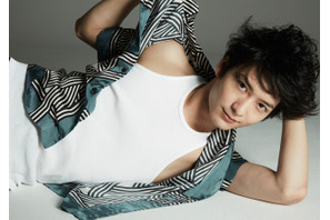 梅原裕一郎「どんどん服を脱がされビショビショに」レスリー・キーの連載に登場！ 画像