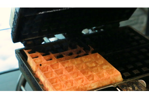 極上のサクふわ体験！ ベルギー人オーナーが焼き上げる本格ワッフル 画像