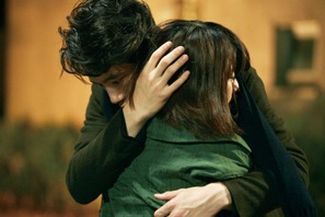 坂口健太郎、恋心と嫉妬に悶え有村架純を抱擁…『ナラタージュ』 画像