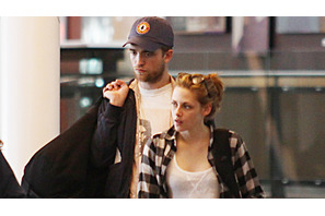 ロバート・パティンソン＆クリステン・スチュワートがハリウッドで大胆デート 画像