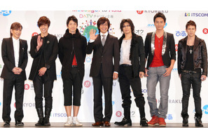 1年2か月ぶりの公式来日でヨン様スマイル再び！　「アジアの子供たちに希望を」 画像