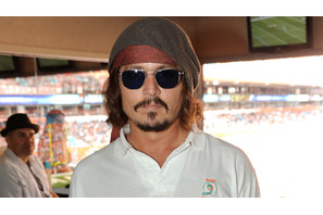 ジョニー・デップ、アイドルのコンサートにNFL観戦……マイアミで家族サービス 画像