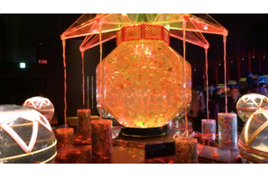 この夏の最注目スポット！ 8,000匹の金魚が舞う竜宮城 画像