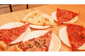 ワンコインで楽しめる！ニューヨークスタイルのビッグなピザ 画像